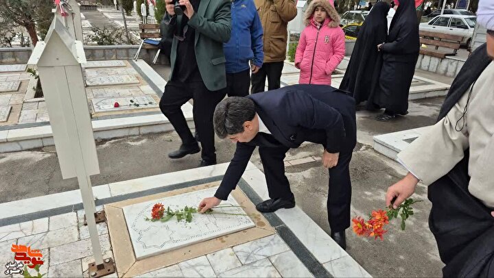 گزارش تصویری؛«میهمانی لاله‌ها» در گلزار شهدای بهشت رضا (ع) مشهد مقدس