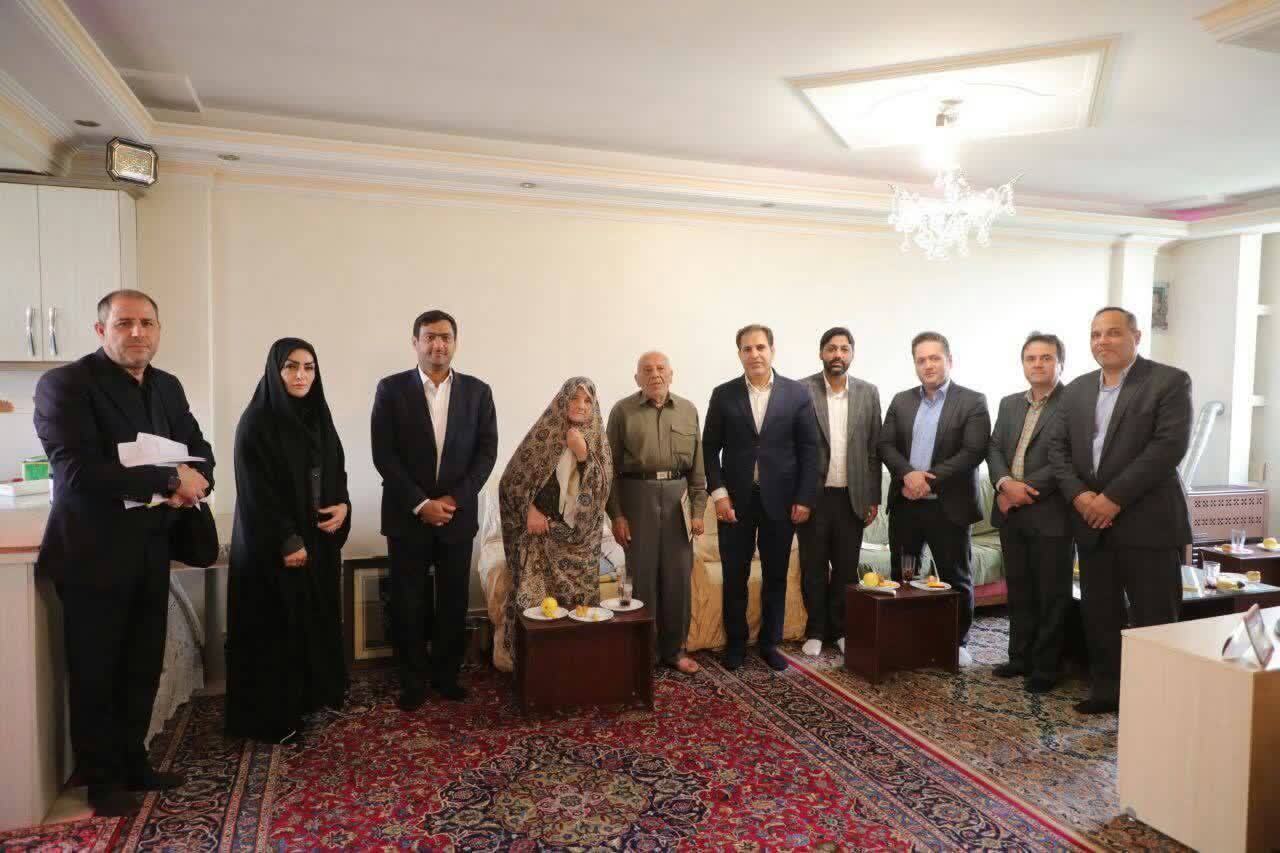 طرح دیدار و سپاس از خانواده‌های معزز ایثارگر تهران بزرگ انجام شد+ تصاویر