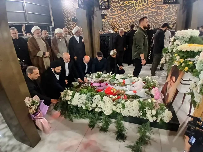 دیدار نوه امام راحل(ره) با خانواده شهید نصرالله