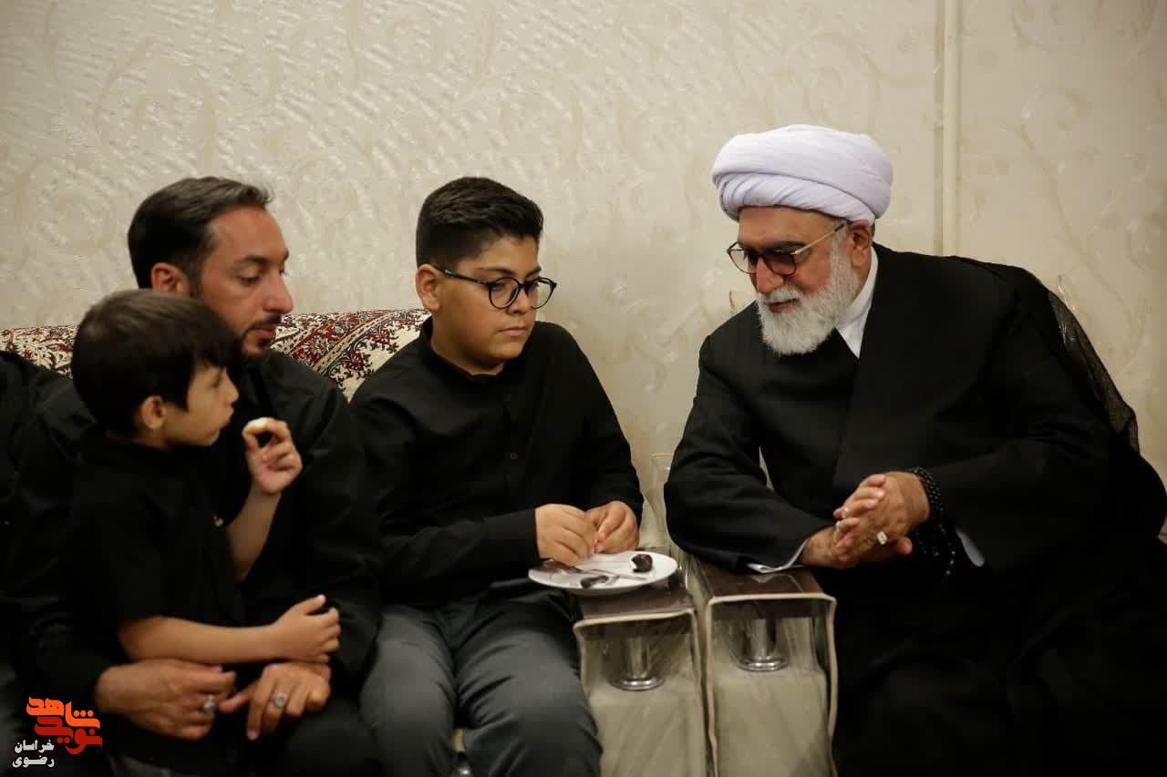 دیدار تولیت آستان قدس رضوی با خانواده شهید «مجتبی عرفانیان»