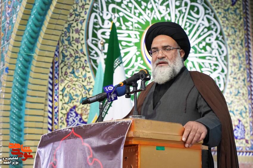 ملت ایران در مسیر عزت و مقاومت لحظه‌ای عقب‌نشینی نخواهد کرد