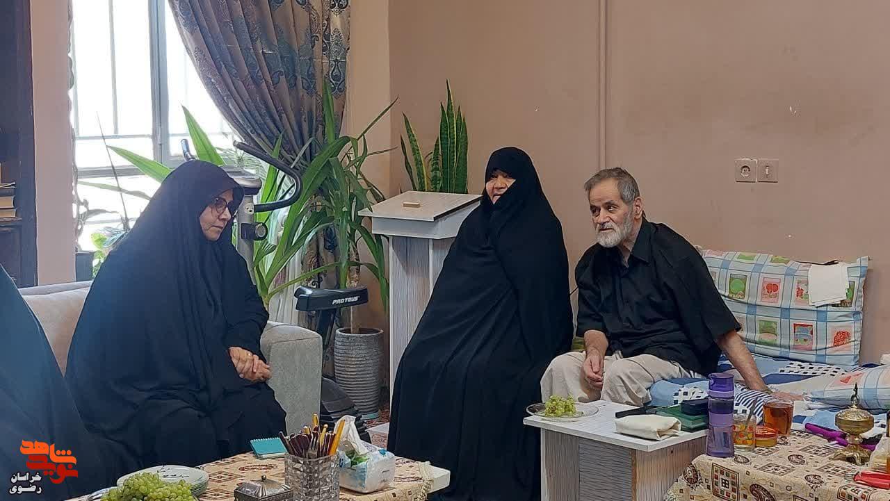 دیدار مدیرکل بنیاد خراسان رضوی با خانواده شهیدان حمله رژیم صهیونی