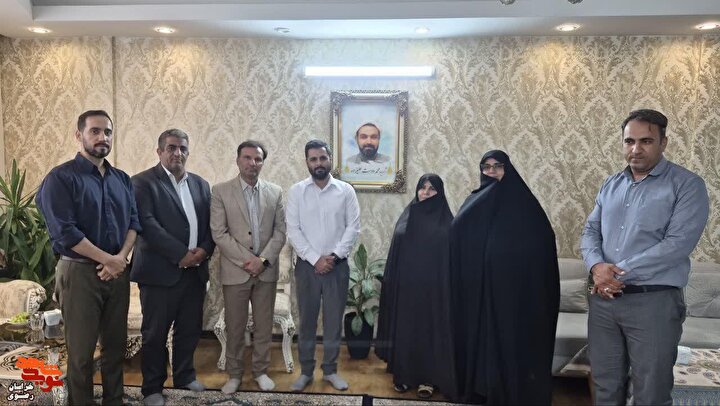 کلیپ/ دیدار مدیرکل بنیاد خراسان رضوی با خانواده شهدای کارمند