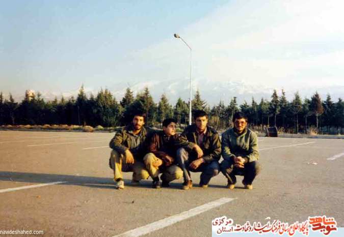 از چپ: شهید محسن فریدونی - محسن داودآبادی - شهید ناصر فیضی - رضا فریدونی