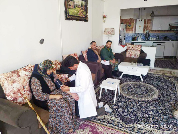 سقز - طرح پایش سلامت دیدار از والدین شهدای معظم با مشارکت بنیاد شهید و تیپ ۲۲۸ ارتش