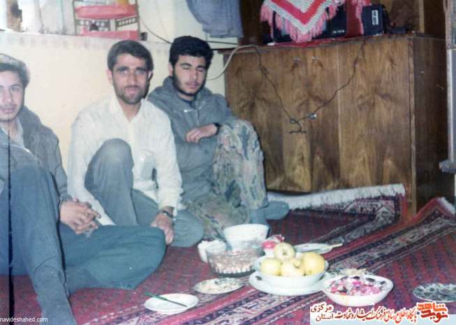 از چپ: ... - عباس سمعی - شهید مهدی شریفی