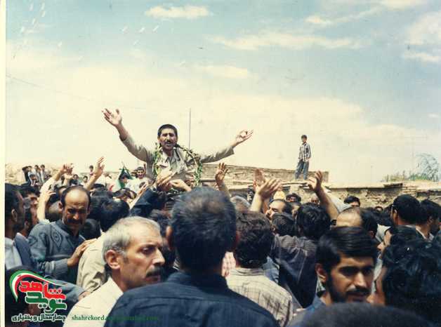 بازگشت آزادگان چهارمحال و بختیاری به میهن اسلامی 