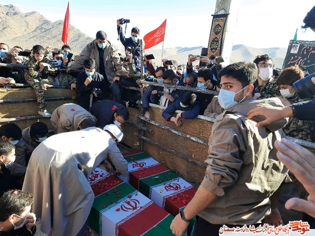 تشییع دو شهید گمنام دفاع مقدس در شهرستان مهدیشهر