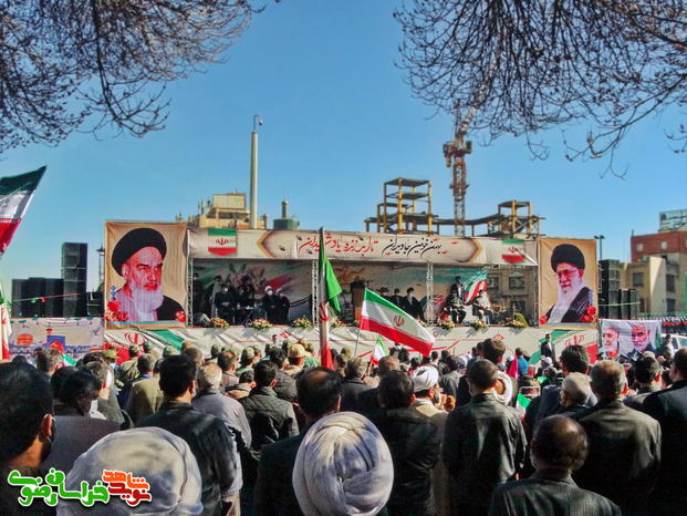 جایگاه سخنرانی و اجرای مراسم گرامیداشت روز پیروزی انقلاب اسلامی مردم ایران در میدان بیت المقدس مشهد مقدس