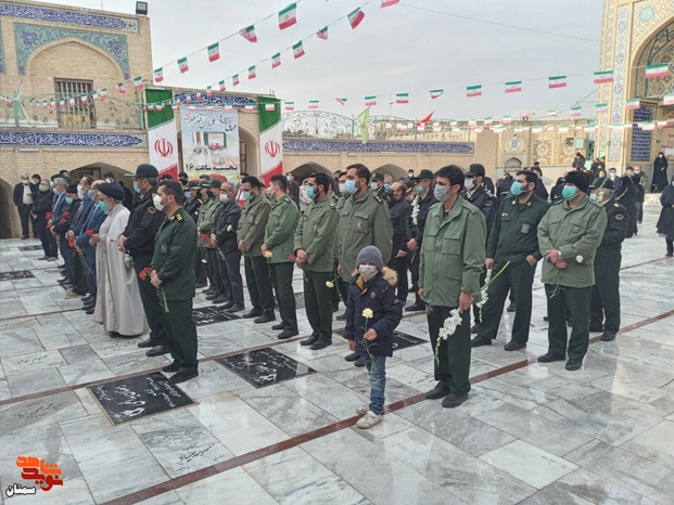 مراسم مهمانی لاله‌ها در گلزار شهدای امامزاده اشرف شهرستان سمنان - چهاردهم بهمن‌ماه ۱۴۰۰