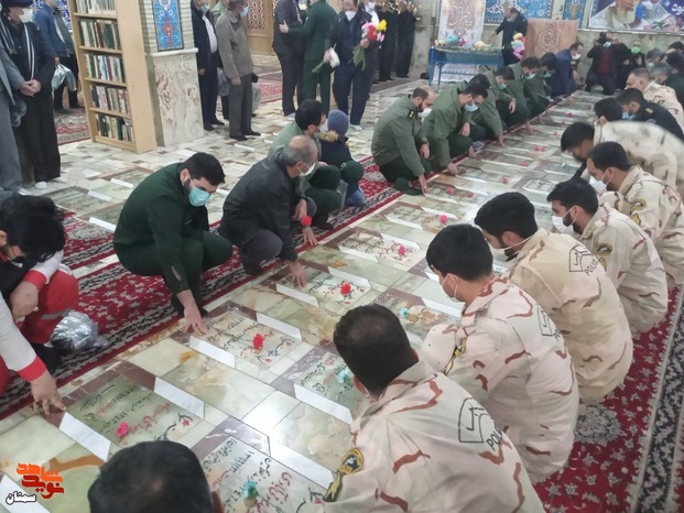 مراسم مهمانی لاله‌ها در گلزار شهدای امامزاده یحیای شهرستان سمنان - چهاردهم بهمن‌ماه ۱۴۰۰