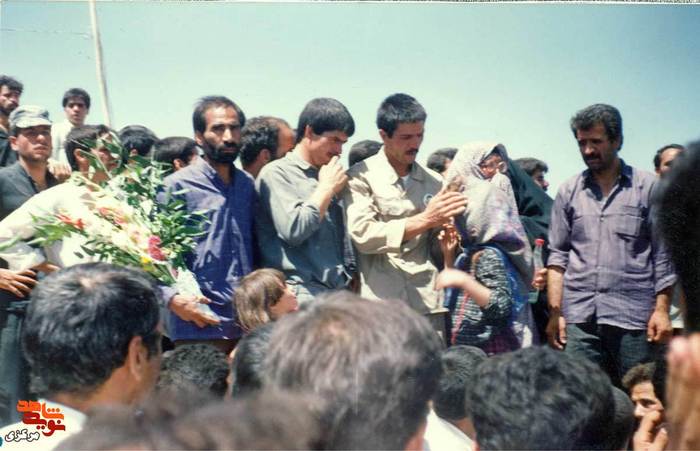 مراسم استقبال از آزاده سرافراز مجید قاسمی روستای ده چال - 1369