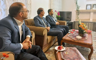 دیدار مسئولان شاهرودی با خانواده معظم شهید والامقام علیاکبر متحدی پانزدهم اردیبهشتماه ۱۴۰۲ شهر بسطام