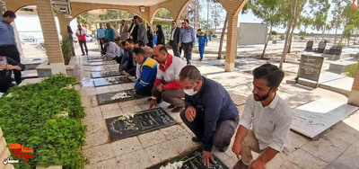 گلباران قبور مطهر شهدا به مناسبت سالروز آزادسازی خرمشهر- سوم خردادماه ۱۴۰۲ گلزار شهدای شهرستان آرادان