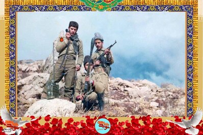 نفر سمت چپ شهید سعید شامانی