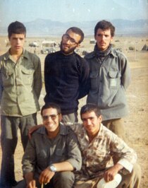 از چپ: ایستاده: شهید محمد منصوری - شهید سیدعباس سجادی - مجتبی مختاری نشسته : شهید محمودمعین الاسلام - شهید داود رضایی
