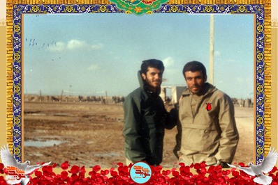 نفر سمت راست شهید غلامعلی صداقتی